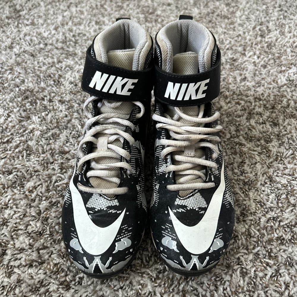 Nike Fast Flex Youth 4.5Y Cleats Black and White High Tops